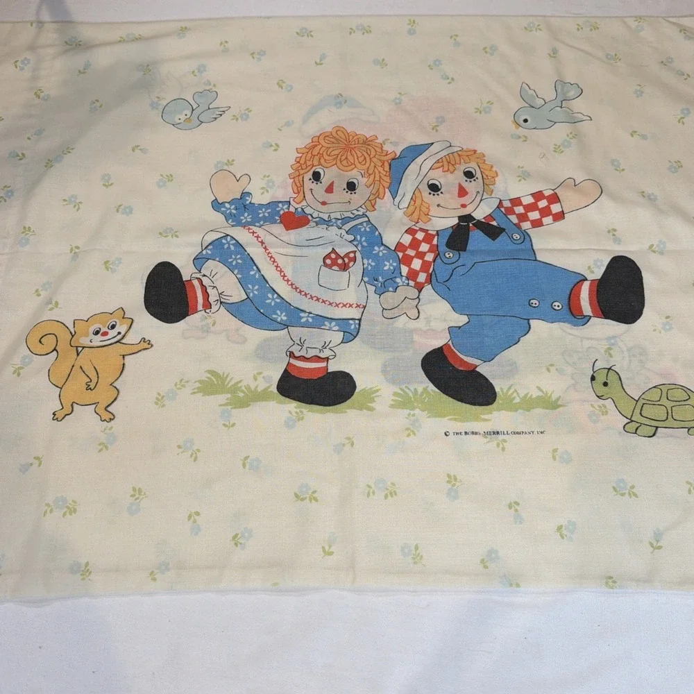 Vintage Raggedy Ann Andy Pillowcase Bobbs Merrill Co. Cotton Blue Floral Nursery
